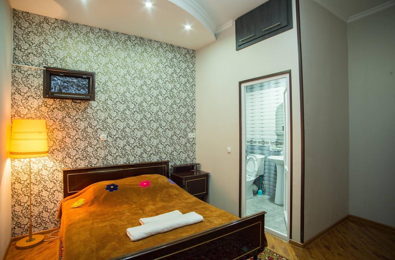 Lile Otel Telavi Dış mekan fotoğraf